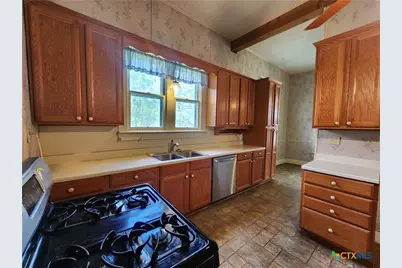 408 E Prairie Street, Cuero, TX 77954 - Photo 11