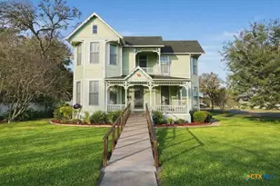 408 E Prairie St, Cuero, TX 77954 - Photo 1