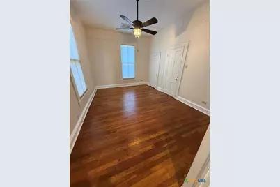 619 E Donegan Street, Seguin, TX 78155 - Photo 3