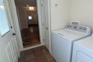 619 E Donegan St, Seguin, TX 78155 - Photo 15