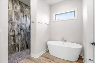 331 Sendera Loop, Victoria, TX 77904 - Photo 21