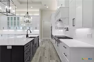 331 Sendera Loop, Victoria, TX 77904 - Photo 13