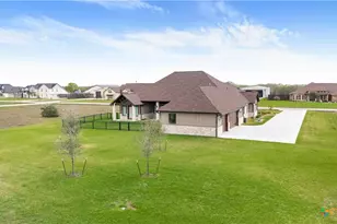 331 Sendera Loop, Victoria, TX 77904 - Photo 45