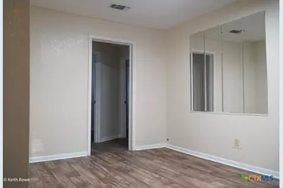 503 E Avenue G, Lampasas, TX 76550 - Photo 7