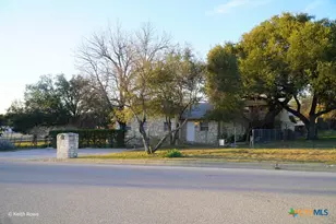 503 E Ave G, Lampasas, TX 76550 - Photo 3