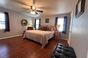 505 Co Rd 4205, Cranfills Gap, TX 76637 - Photo 37