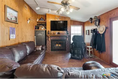 505 Cr 4205, Cranfills Gap, TX 76637 - Photo 15