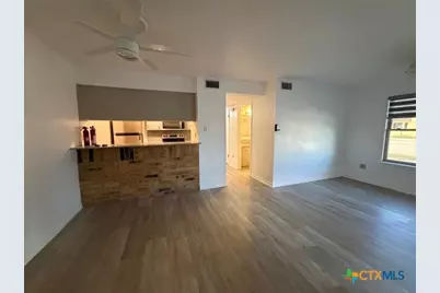 508 E Travis Street, Luling, TX 78648 - Photo 3