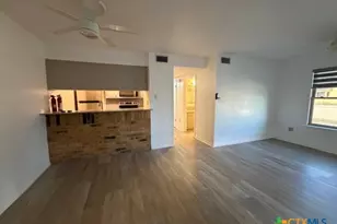 508 E Travis St, Luling, TX 78648 - Photo 3