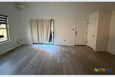 508 E Travis Street, Luling, TX 78648 - Photo 7