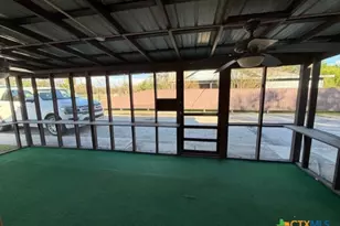 508 E Travis St, Luling, TX 78648 - Photo 17