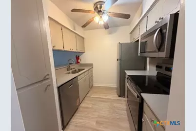 508 E Travis Street, Luling, TX 78648 - Photo 5