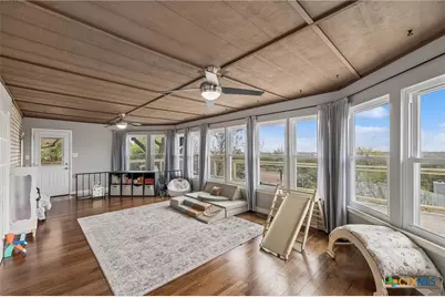 677 Floral Avenue, New Braunfels, TX 78130 - Photo 15