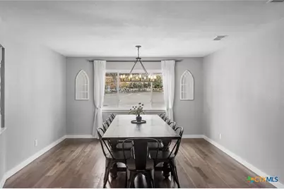 677 Floral Avenue, New Braunfels, TX 78130 - Photo 9