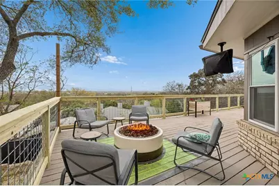 677 Floral Avenue, New Braunfels, TX 78130 - Photo 3