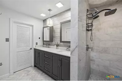 677 Floral Avenue, New Braunfels, TX 78130 - Photo 19