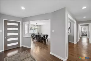 677 Floral Ave, New Braunfels, TX 78130 - Photo 7