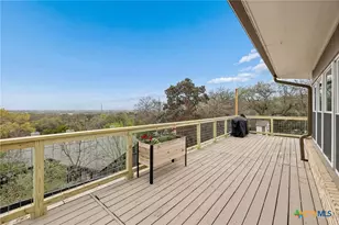 677 Floral Ave, New Braunfels, TX 78130 - Photo 3