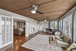 677 Floral Ave, New Braunfels, TX 78130 - Photo 17