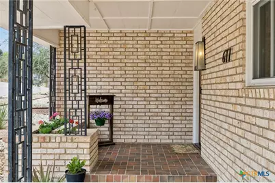 677 Floral Avenue, New Braunfels, TX 78130 - Photo 5