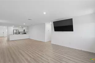 9211 Navarro Vis, Seguin, TX 78155 - Photo 11