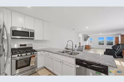 9211 Navarro Vista, Seguin, TX 78155 - Photo 13