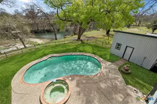 54 S Hampton Dr, Seguin, TX 78155 - Photo 3