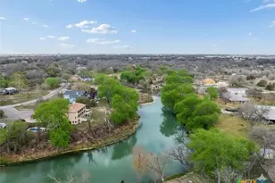 54 S Hampton Dr, Seguin, TX 78155 - Photo 3