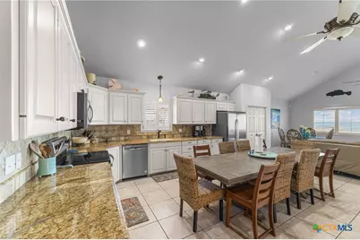 316 Marshall Johnson Avenue, Port Lavaca, TX 77979 - Photo 21