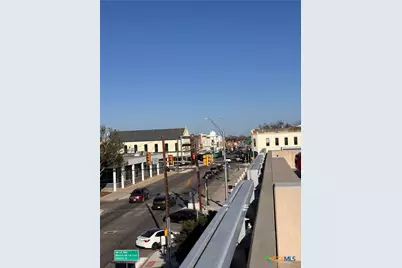 256 W Court Street, Seguin, TX 78155 - Photo 27