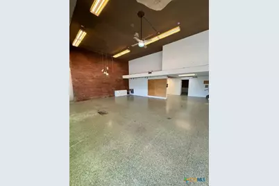 256 W Court Street, Seguin, TX 78155 - Photo 5