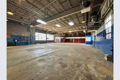 256 W Court Street, Seguin, TX 78155 - Photo 13