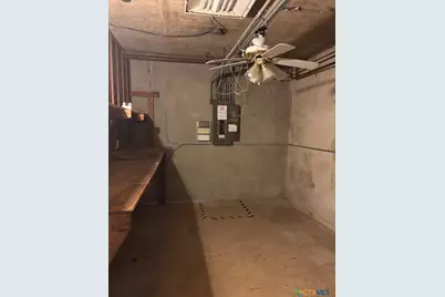 256 W Court Street, Seguin, TX 78155 - Photo 11