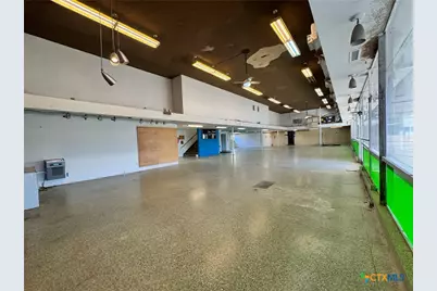 256 W Court Street, Seguin, TX 78155 - Photo 3