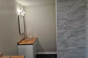 800 E 6th St, Nixon, TX 78140 - Photo 7