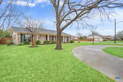 901 S Roy Reynolds Drive, Harker Heights, TX 76548 - Photo 5