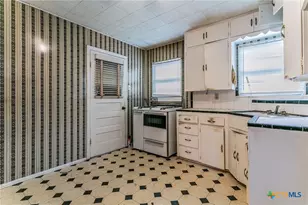 1217 S 41st St, Temple, TX 76504 - Photo 5