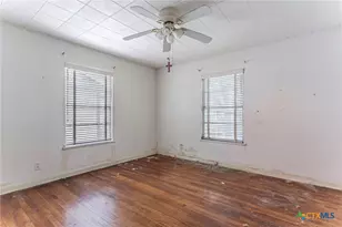 1217 S 41st St, Temple, TX 76504 - Photo 9