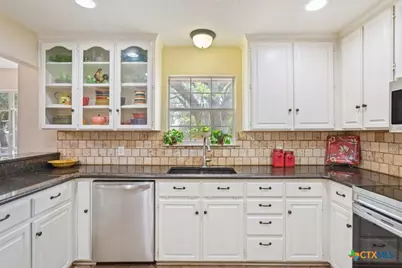 7511 N Lakeview Drive, Salado, TX 76571 - Photo 17