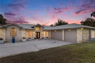 110 Kingsbury, Canyon Lake, TX 78133 - Photo 3