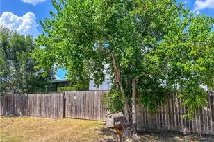 90 Honey Dr, Victoria, TX 77904 - Photo 39