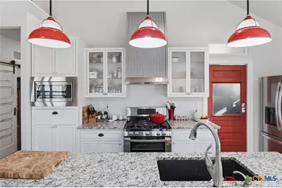 121 Lakeside Drive, Seguin, TX 78155 - Photo 7