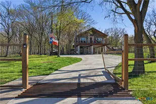 121 Lakeside Dr, Seguin, TX 78155 - Photo 3