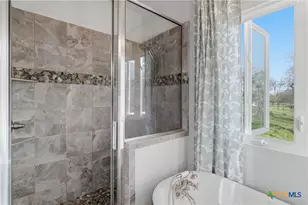 121 Lakeside Dr, Seguin, TX 78155 - Photo 21