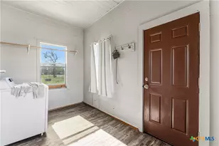 119 County Rd 3007, Lott, TX 76656 - Photo 17