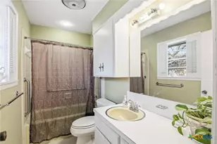 911 W Constitution St, Victoria, TX 77901 - Photo 31