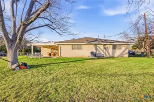 911 W Constitution St, Victoria, TX 77901 - Photo 33