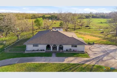 911 W Constitution Street, Victoria, TX 77901 - Photo 1