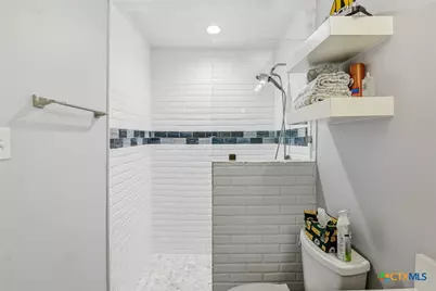 911 W Constitution Street, Victoria, TX 77901 - Photo 27