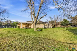 911 W Constitution St, Victoria, TX 77901 - Photo 31